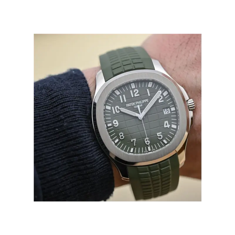 Patek Philippe Aquanaut Jumbo Date, Sweep Seconds, 18k White Gold, 42,2 mm, Ref# 5168G-010 - Image 2