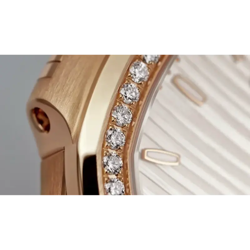 Patek Philippe Ladies Nautilus 7118/1200R‑001 - Image 4